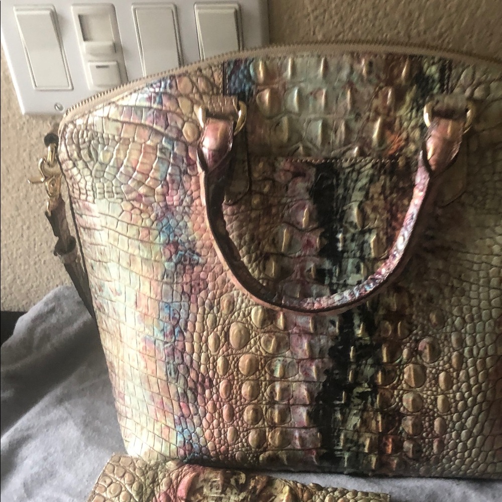 Brahmin Large Duxbury Opal Crocodile Embossed Shoulder Bag. - Picture 11 of 16